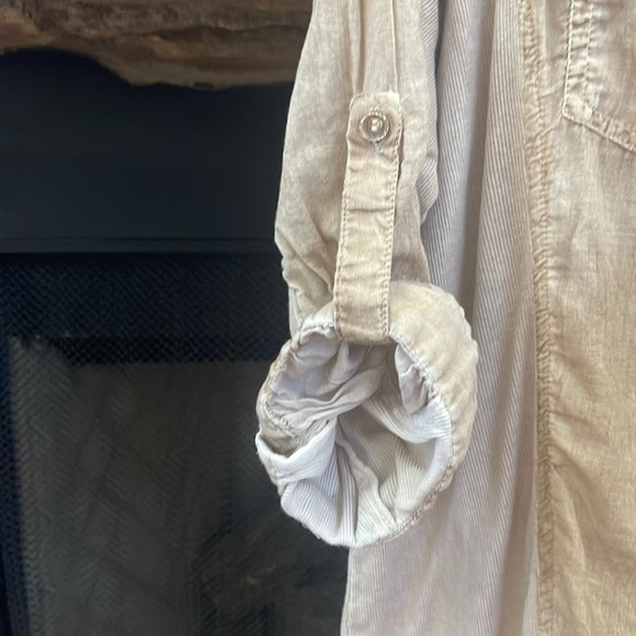 Brown ombre button down top with rolled sleeves and embellishments. Size 2X - Picture 2 of 12